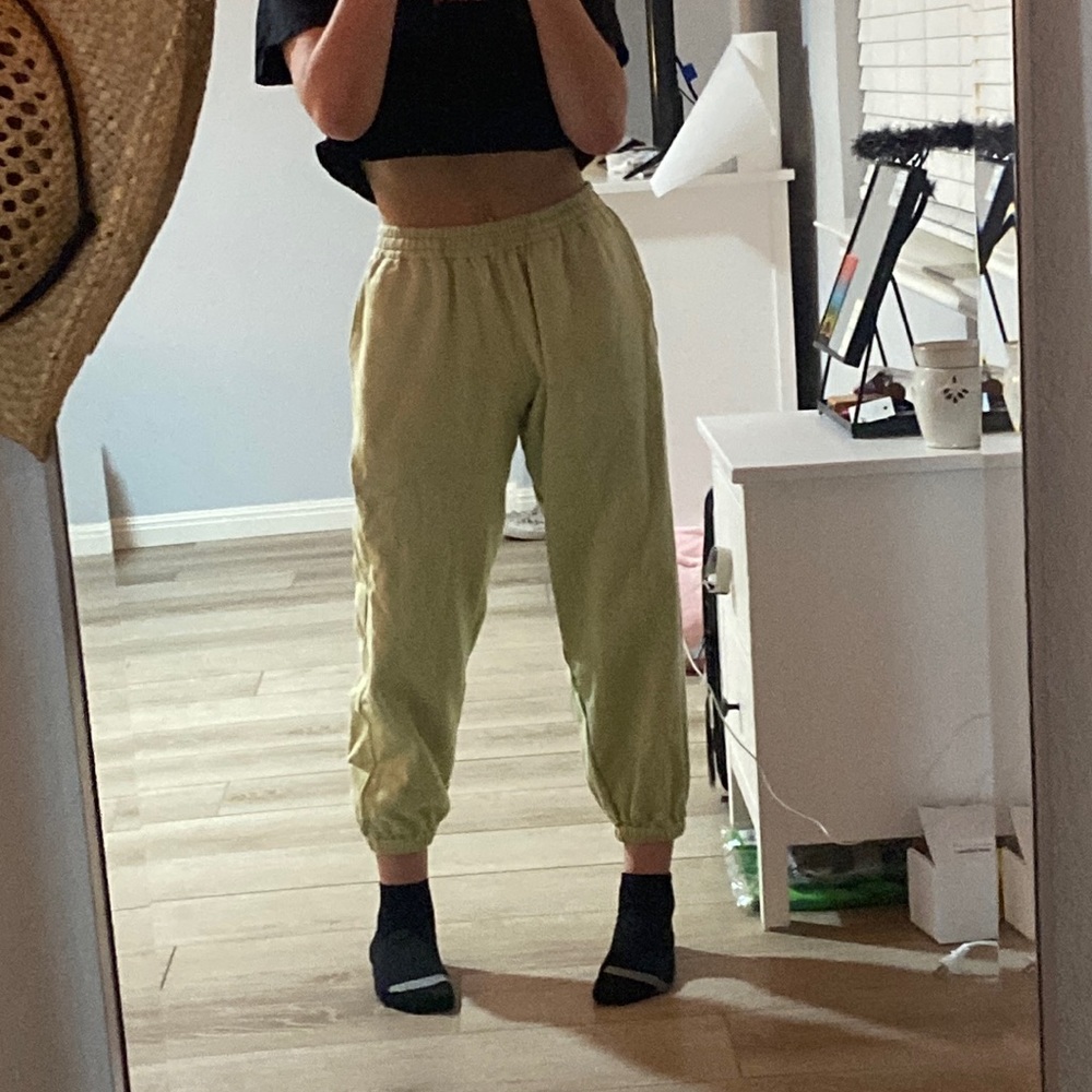 Like green super cute motel rocks sweat pants. Love them but I’m too tall:(